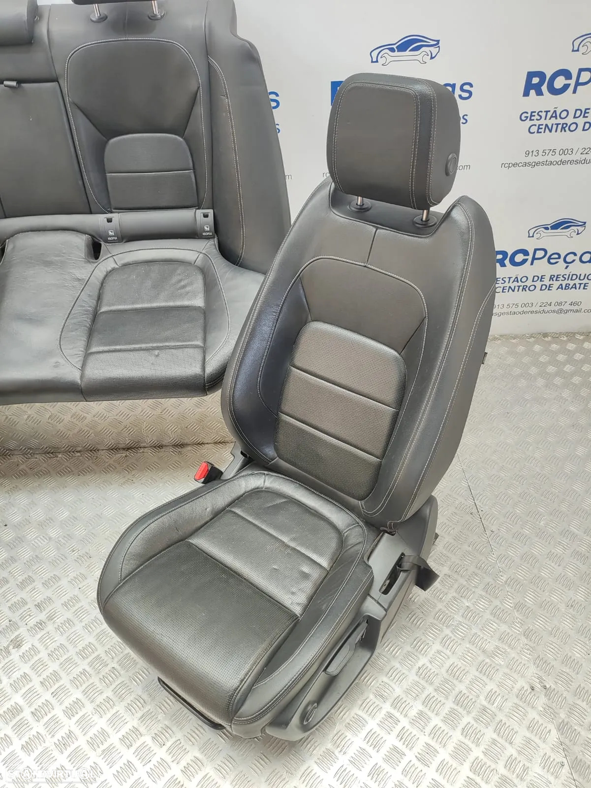 Conjunto Bancos em Pele Jaguar XE X760 R-Design - 13