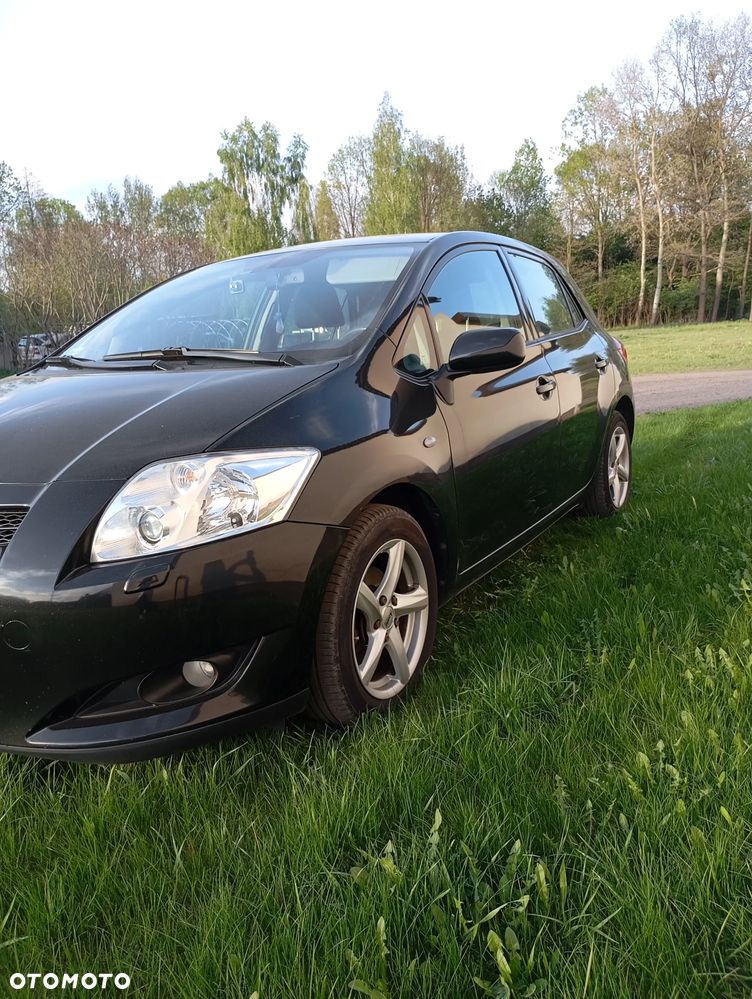 Toyota Auris 1.6 VVT-i Sol - 1