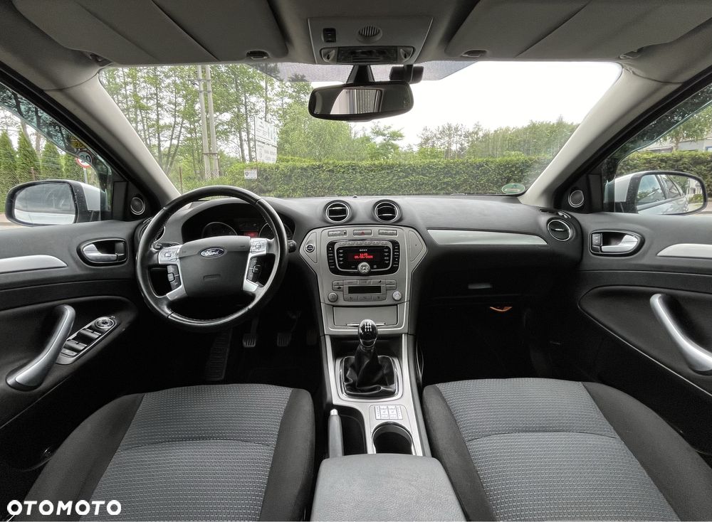Ford Mondeo - 8