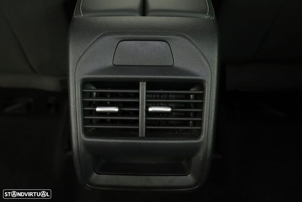 VW Passat Variant 1.5 TSI eHybrid DSG - 22