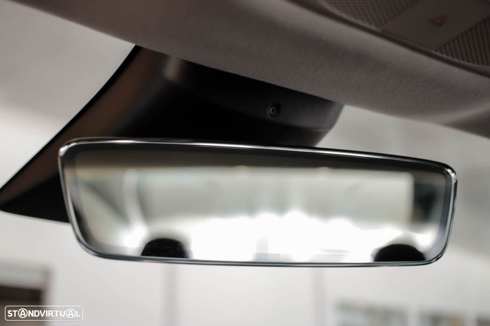 Tesla Model 3 Long Range Tração Traseira - 16