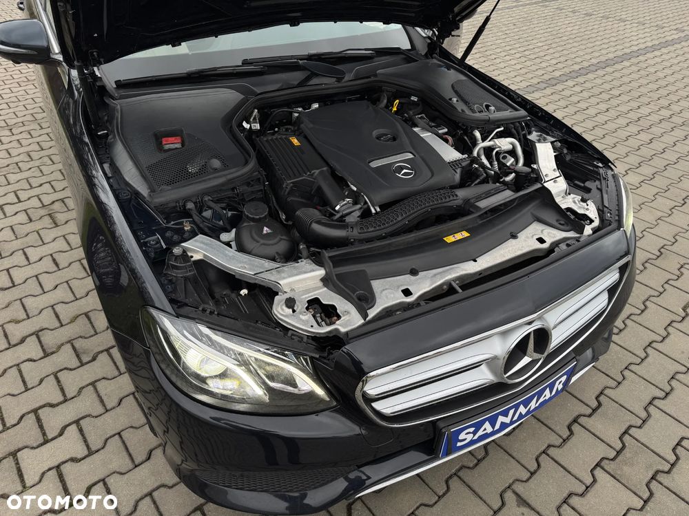 Mercedes-Benz Klasa E 200 4Matic 9G-TRONIC - 20