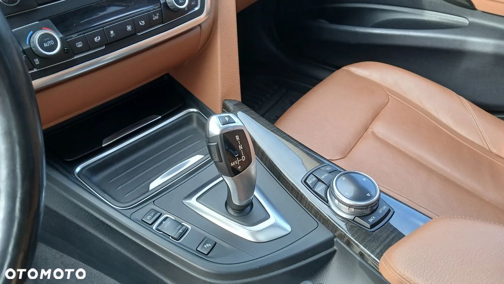 BMW Seria 3 330d Sport-Aut Luxury Line - 30