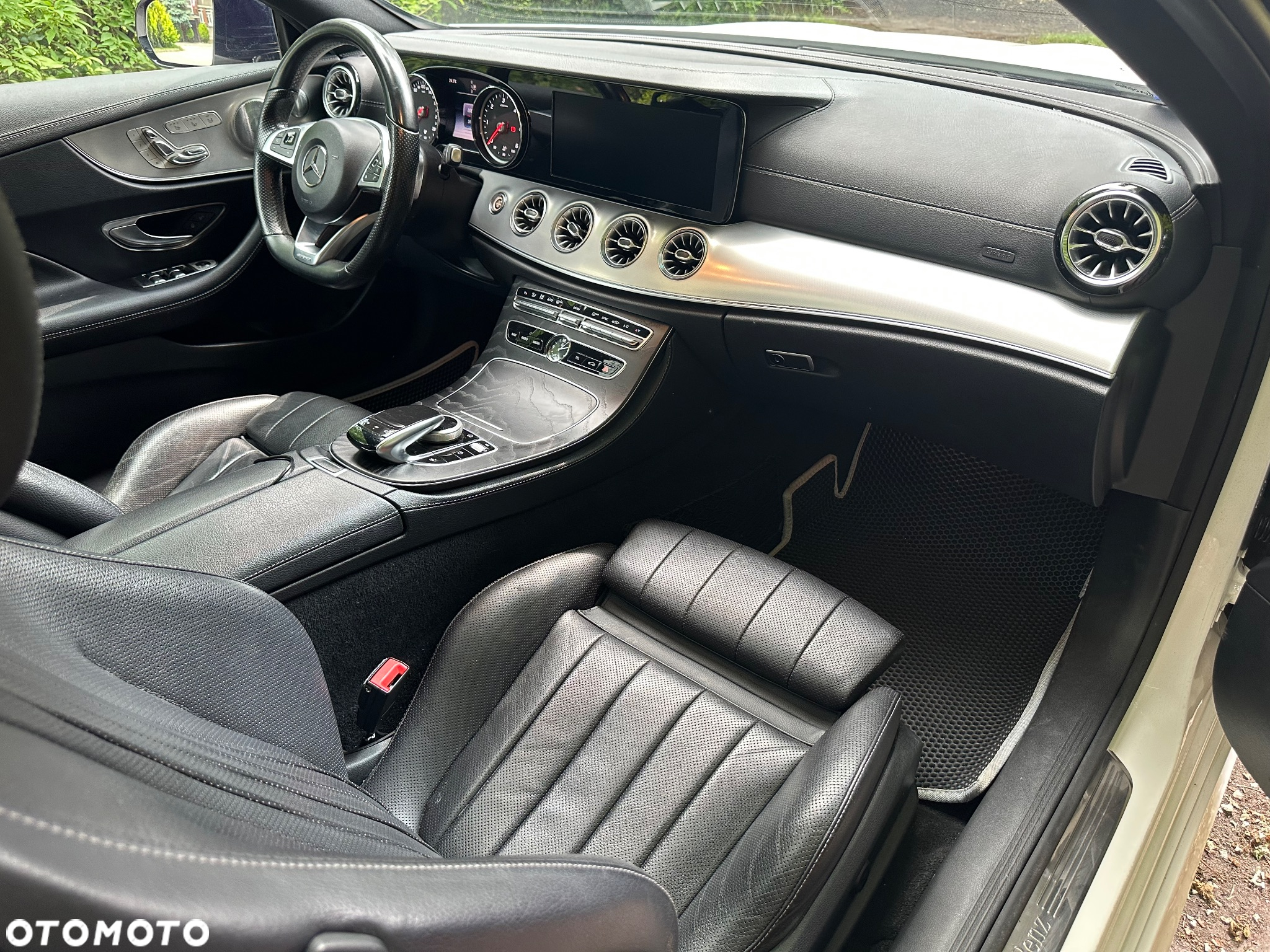 Mercedes-Benz Klasa E 220 d Coupe 4-Matic 9G-TRONIC - 6