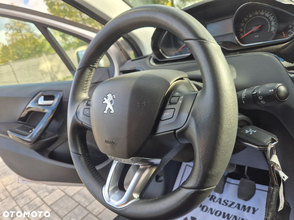 Peugeot 208 - 29