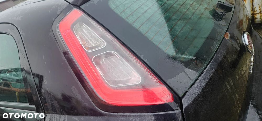 Lampa lewa prawa tył tylna Fiat Punto III 2012 Evo Twinair 5d hatchback - 2