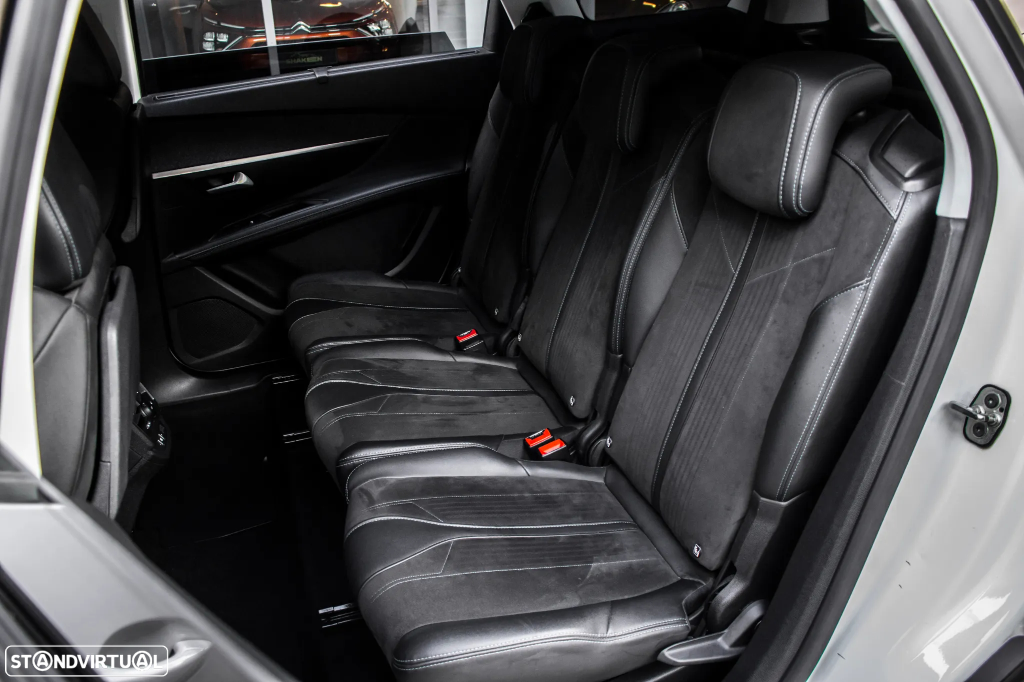 Peugeot 5008 1.2 PureTech Allure Pack EAT8 - 32
