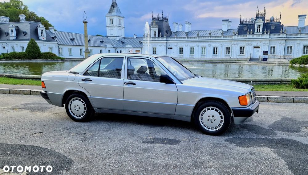 Mercedes-Benz W201 (190) - 15