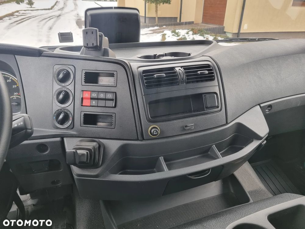 Mercedes-Benz 1527 - 12