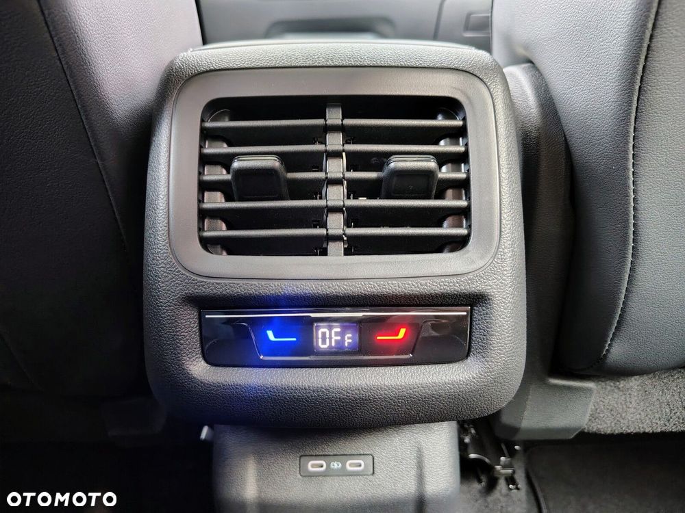 Volkswagen T-Roc - 29