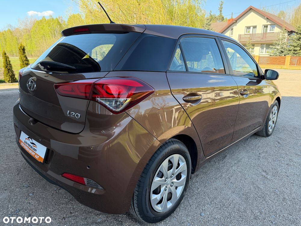 Hyundai i20 blue 1.2 Trend - 17