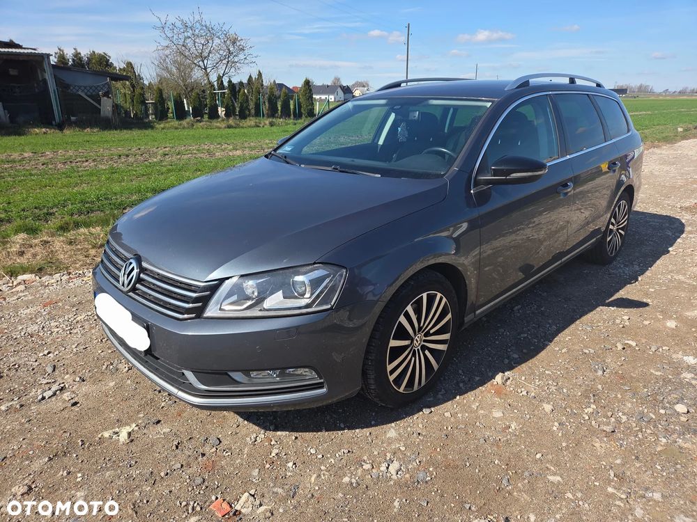 Volkswagen Passat 1.6 TDI DPF BlueMotion Technology Highline - 1