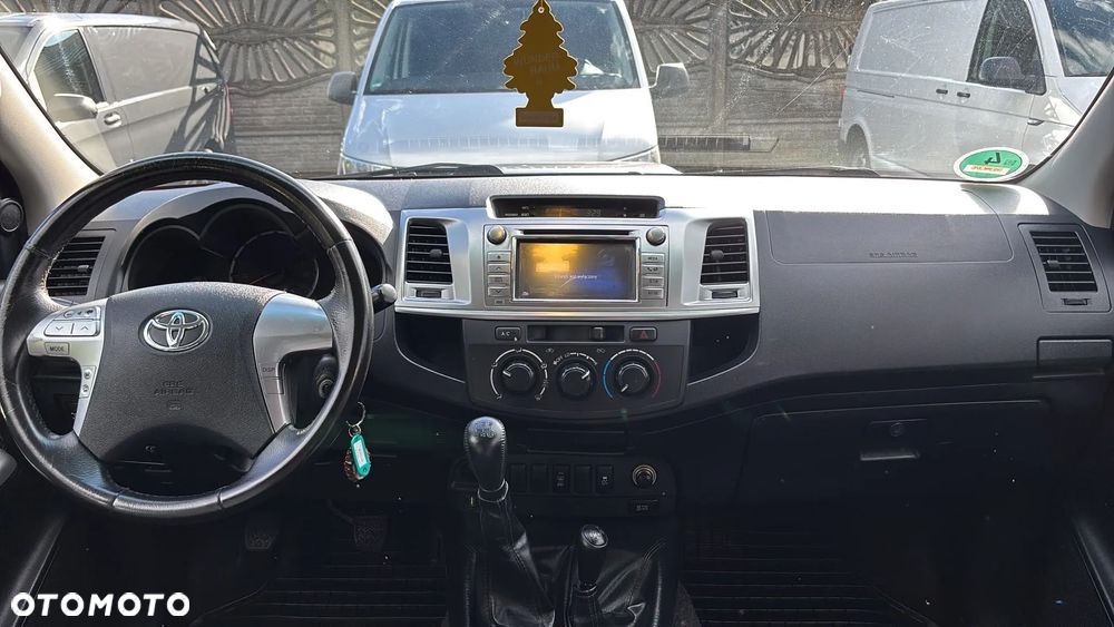 Toyota Hilux 4x4 Double Cab Life - 29