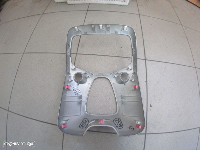 Grelha Friso 1389231X 554050H040 PEUGEOT 108 2014 1.0I 68 CV 3P BRANCO MEIO GRE RADIO E COMANDO DE SOFAGE CITROEN C1 B4 2018 1.0I 68CV 5P CINZENTO MEIO - 2