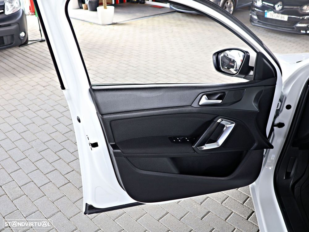 Peugeot 308 1.6 BlueHDi Active J17 - 29