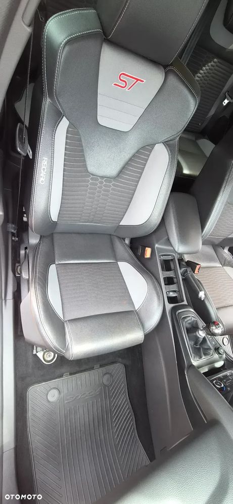 Ford Focus 2.0 EcoBoost ST mit Leder-Exclusiv-Paket - 29