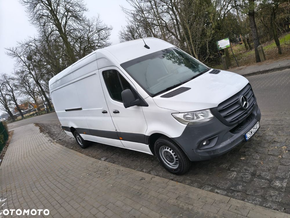 Mercedes-Benz Sprinter - 4