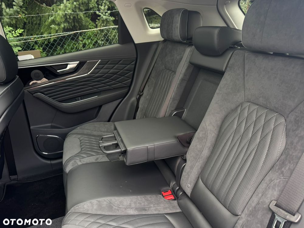 Hongqi HS5 2.0T AWD - 26