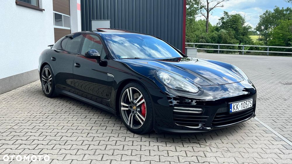 Porsche Panamera GTS - 35