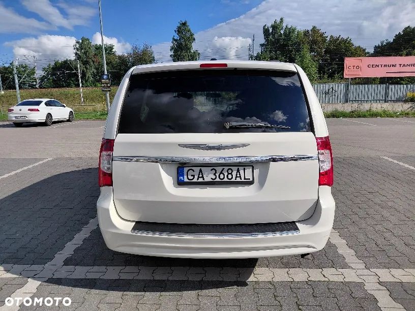 Chrysler Town & Country 3.6 Limited - 9