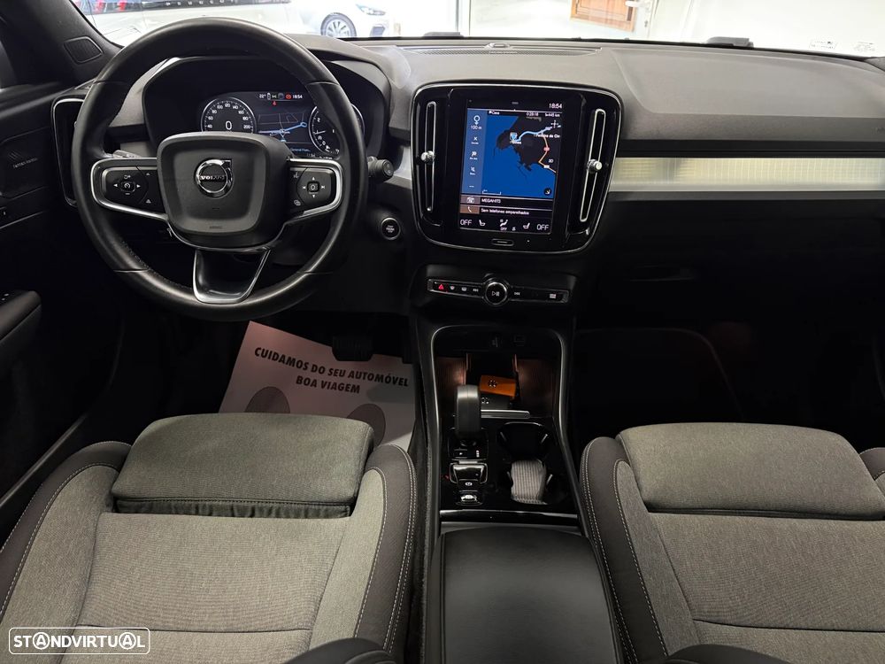 Volvo XC 40 1.5 T2 Plus Dark Auto - 27