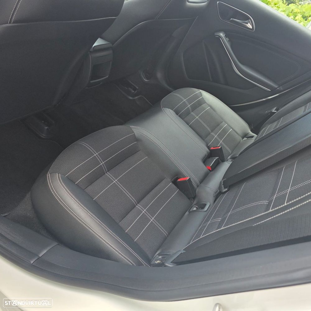 Mercedes-Benz CLA 220 - 9