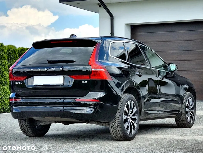 Volvo XC 60 B4 D Plus Dark - 9