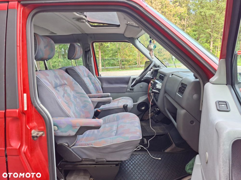 Volkswagen Multivan - 10