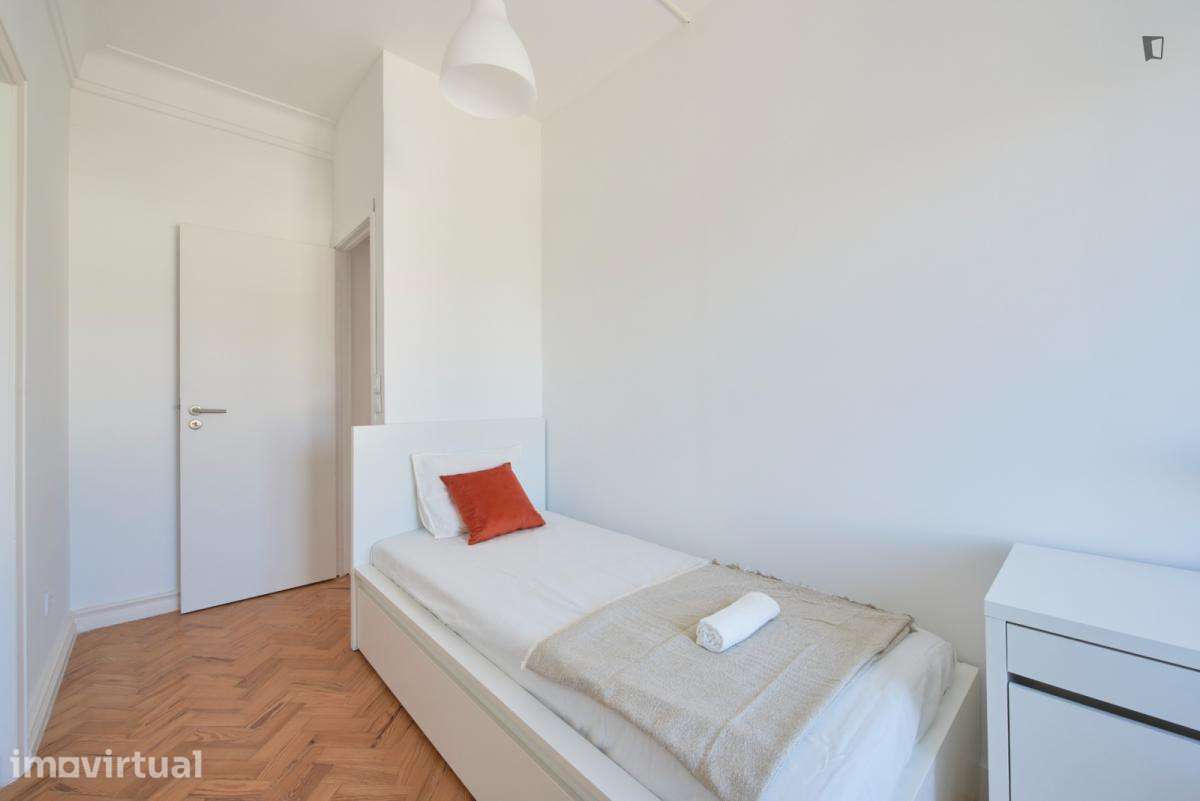 Quarto - localizado em Entrecampos Lisbon - Grande imagem: 2/30