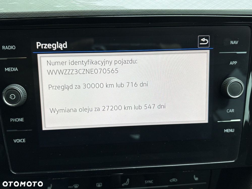 Volkswagen Passat - 32