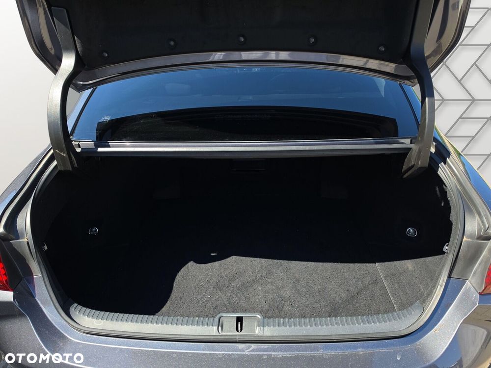 Lexus ES 300h Business Edition - 27