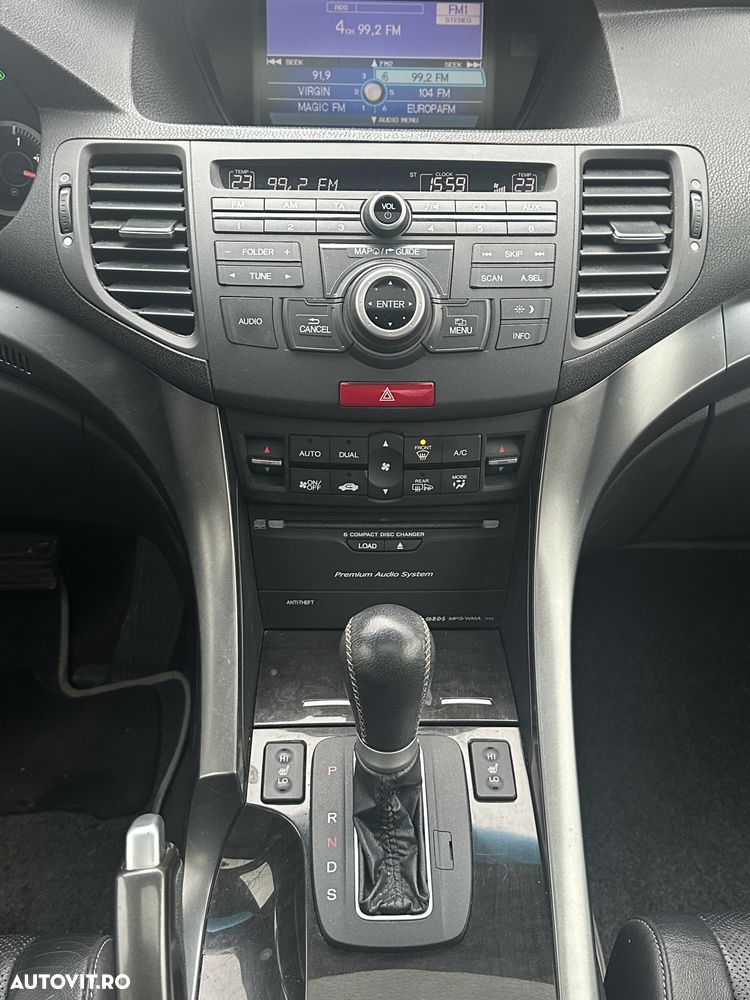 Honda Accord 2.0i AT Executive Navi - 11