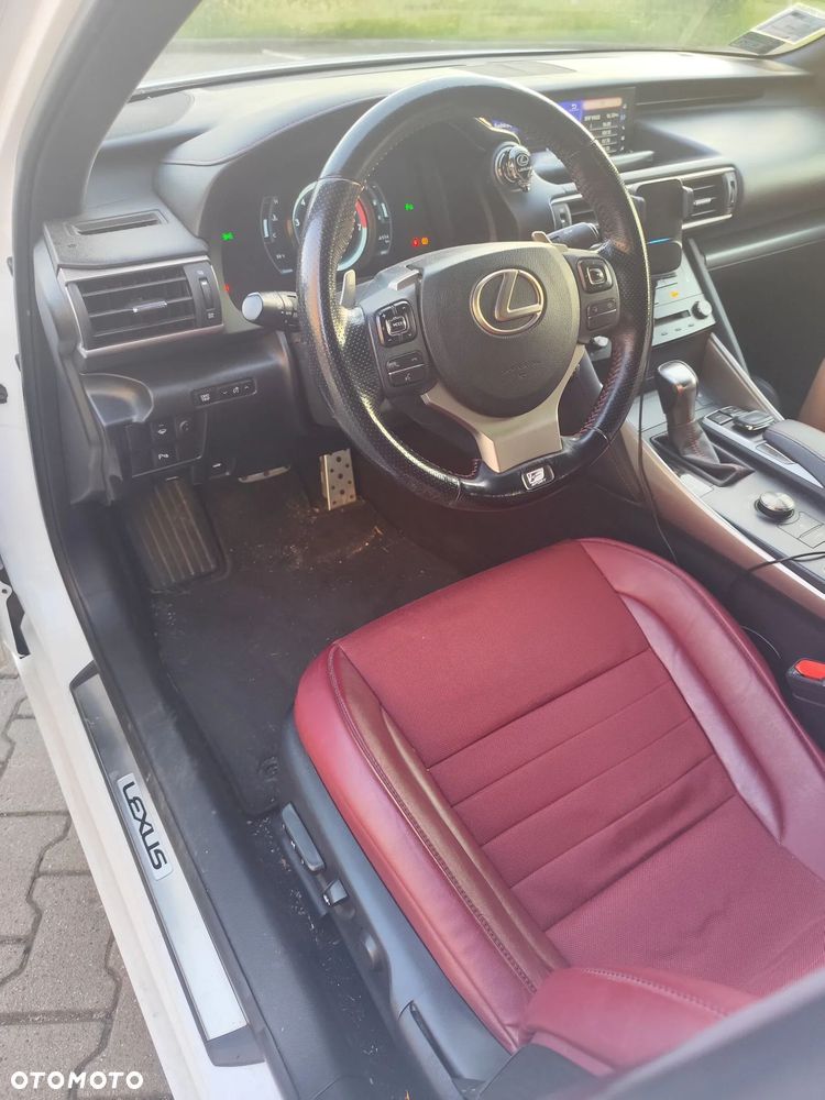 Lexus IS 200t F Sport - 18