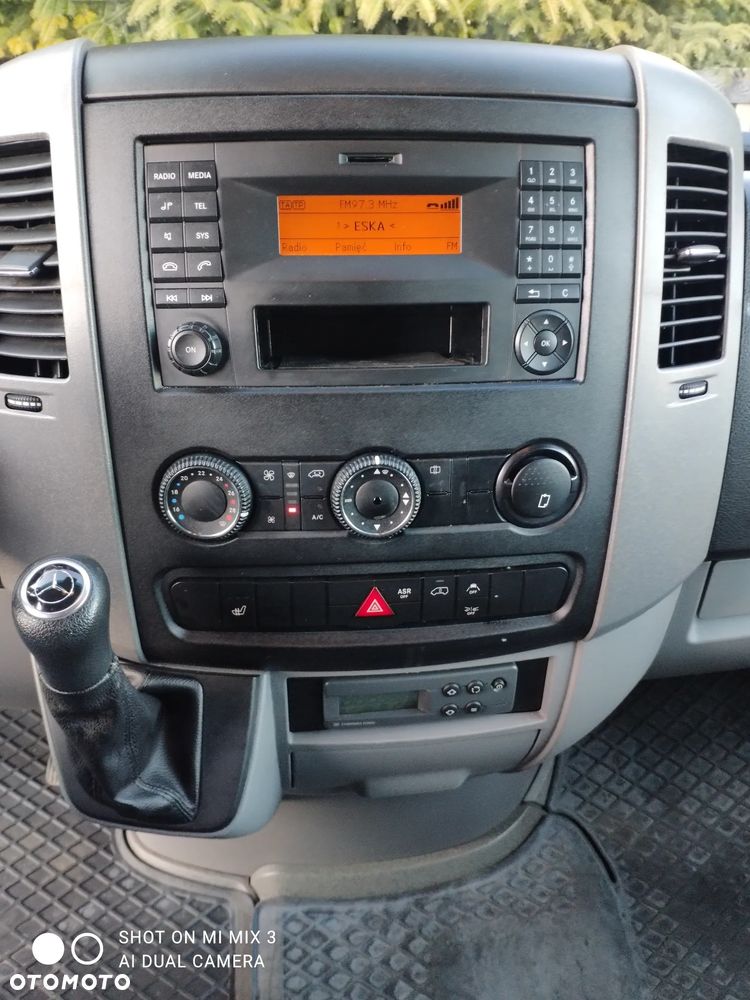 Mercedes-Benz Sprinter 319 - 27
