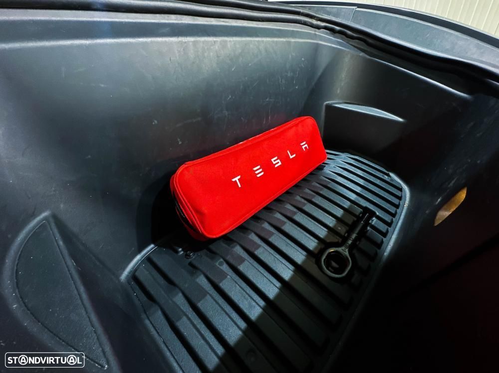 Tesla Model Y Long Range Dual Motor AWD - 59