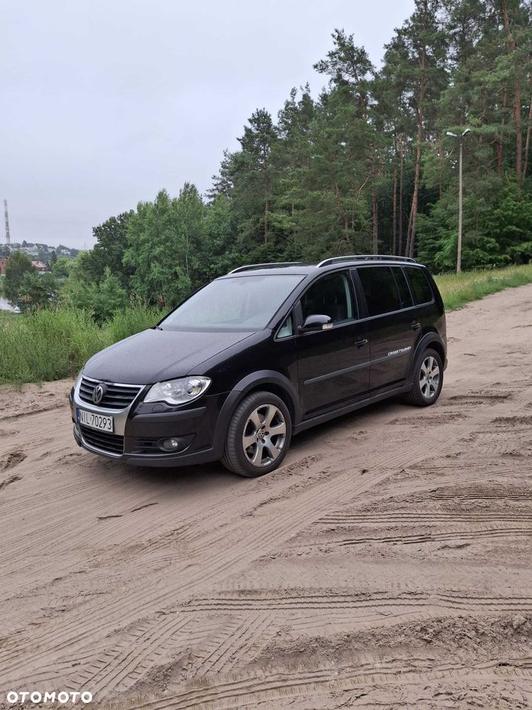 Volkswagen Touran - 1