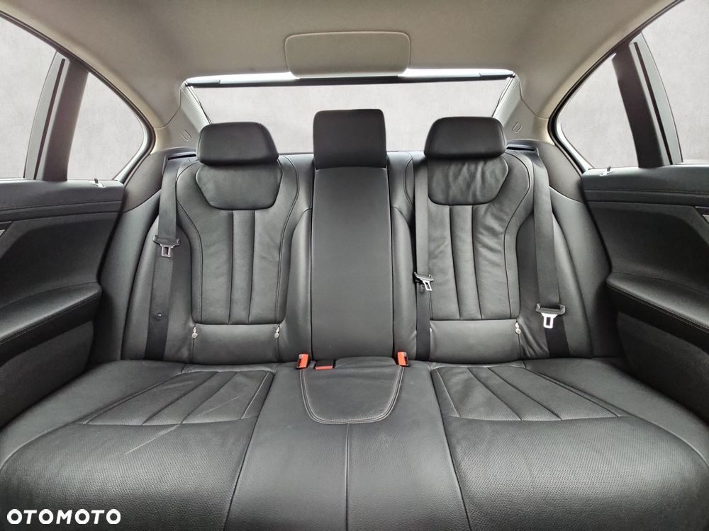 BMW Seria 7 - 20