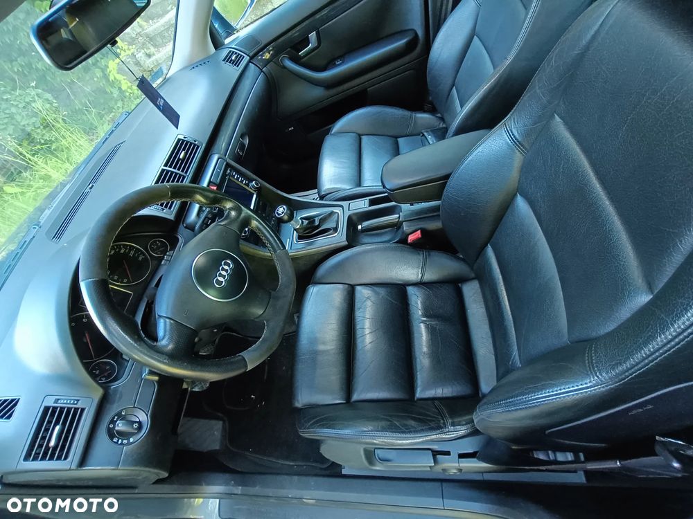 Audi A4 Limousine - 12