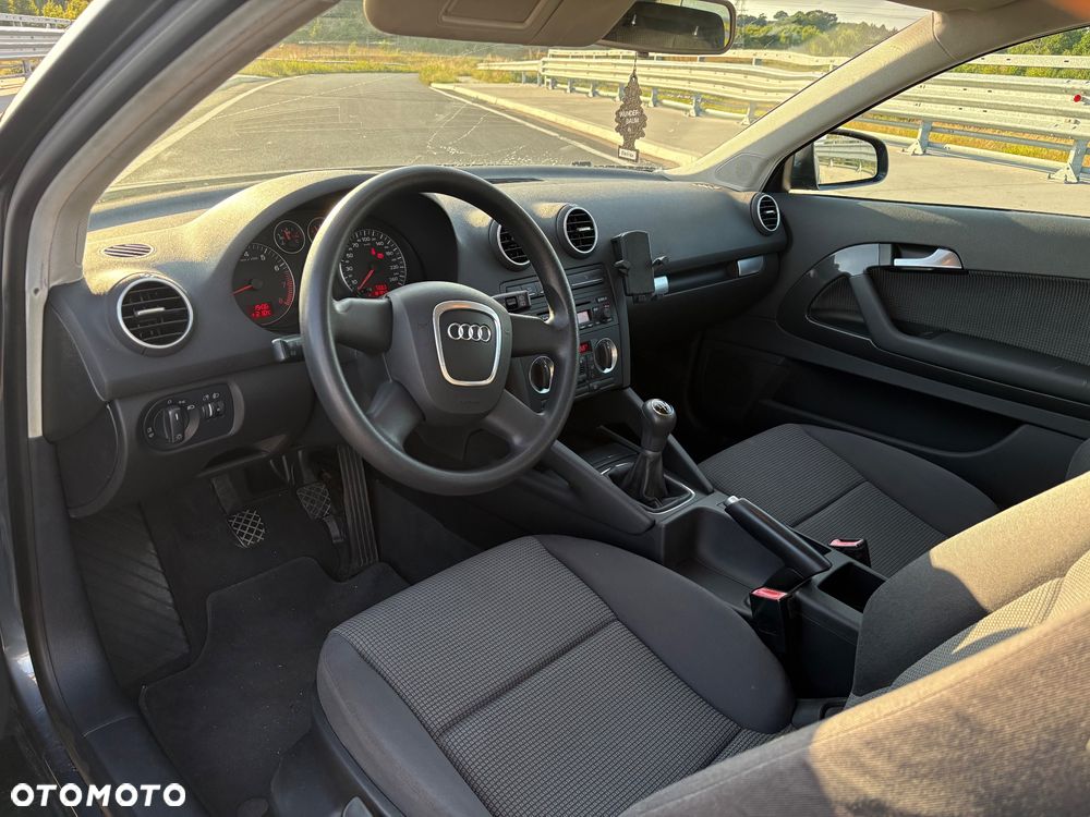 Audi A3 3-drzwiowe 1.6 Ambition - 12