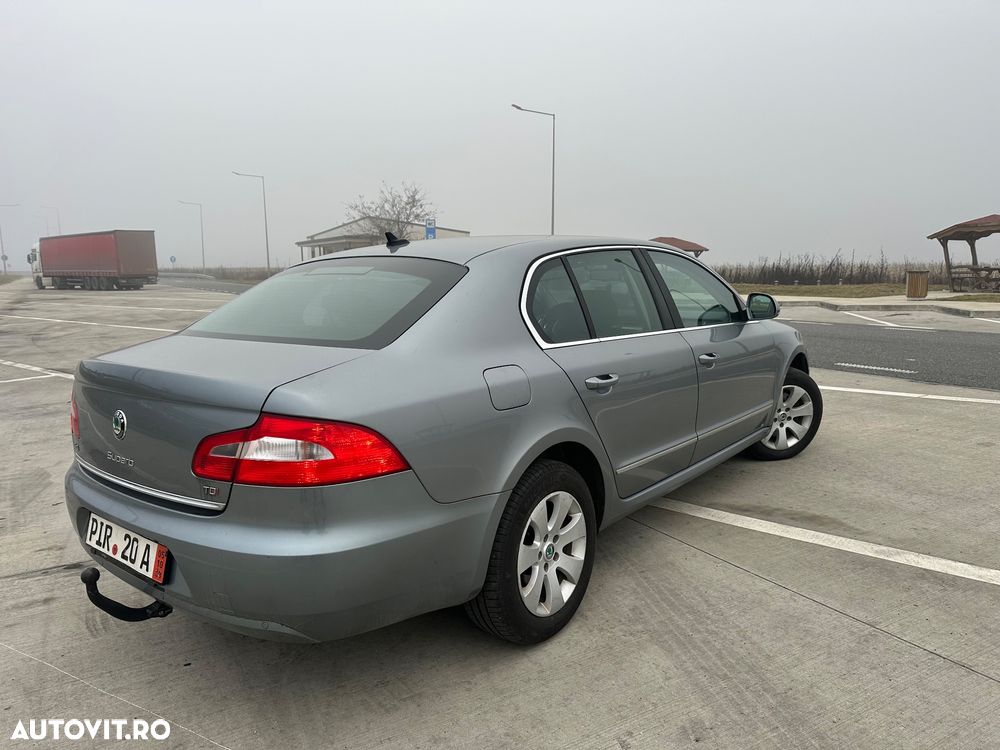 Skoda Superb 2.0 TDI 4x4 DSG Exclusive - 4