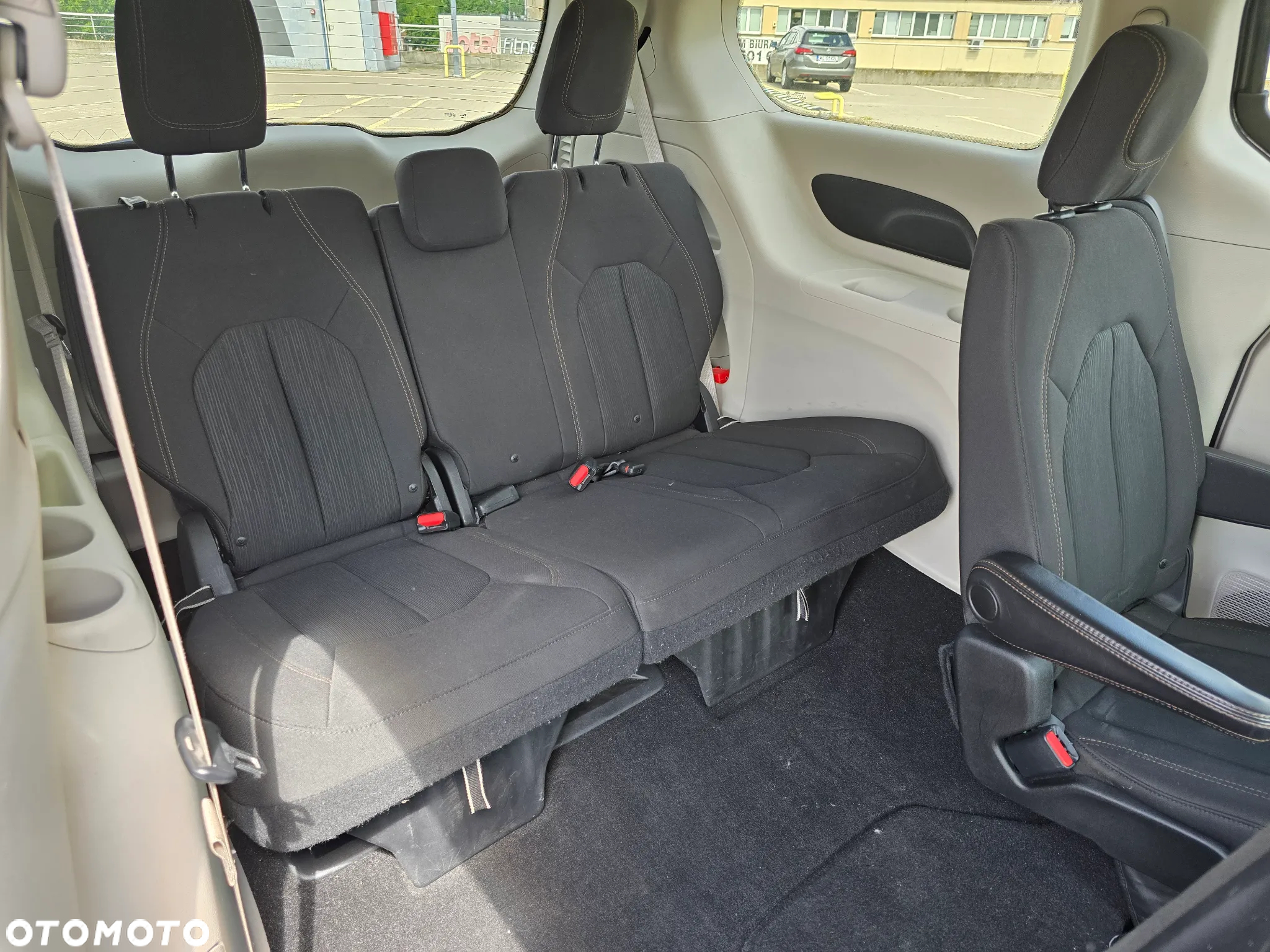 Chrysler Pacifica - 23