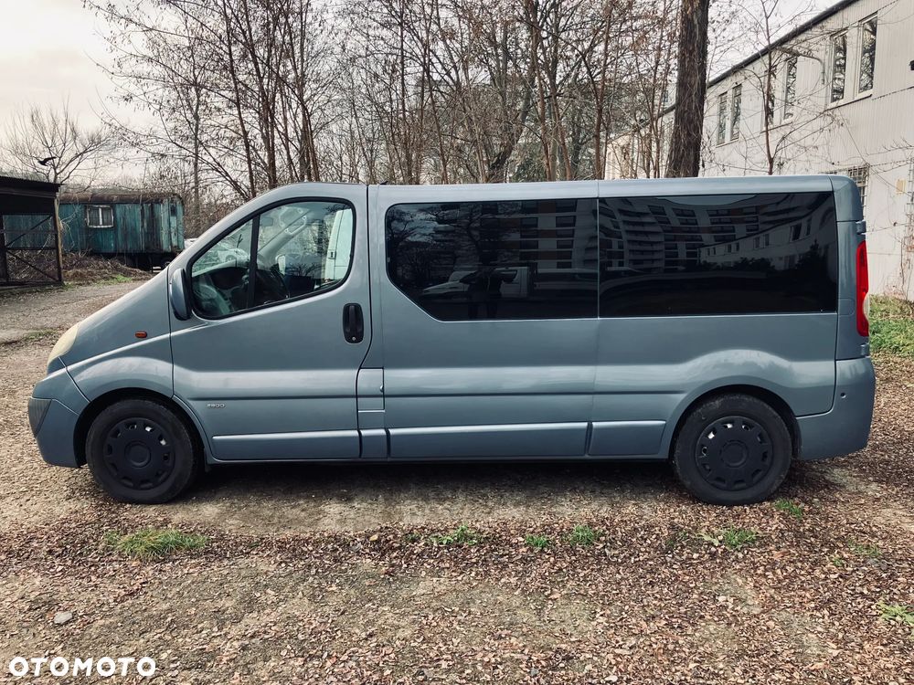 Opel Vivaro - 1