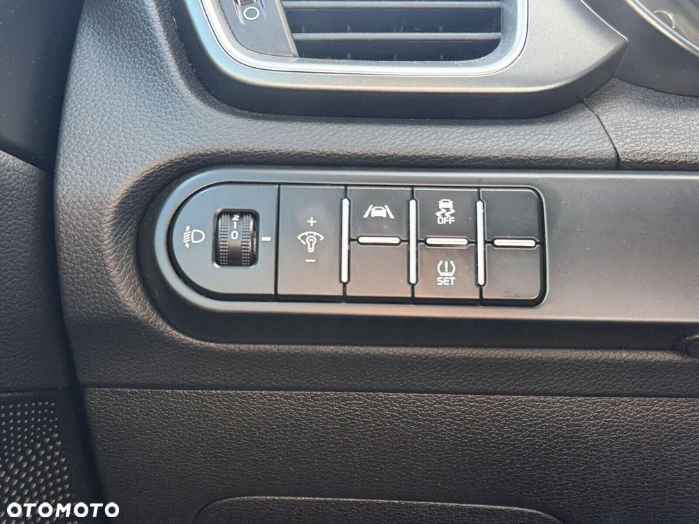 Kia Ceed - 22