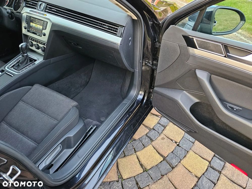 Volkswagen Passat 2.0 TDI Bi-Turbo BMT 4Mot Highline DSG - 19