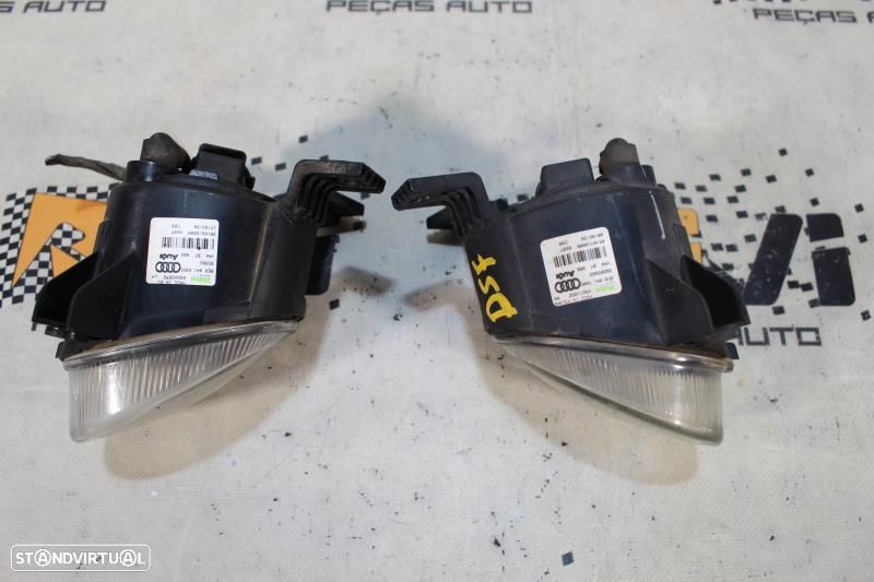 Farol De Nevoeiro Audi A3 (8P1)  8E0941699c / 89203972 - 9