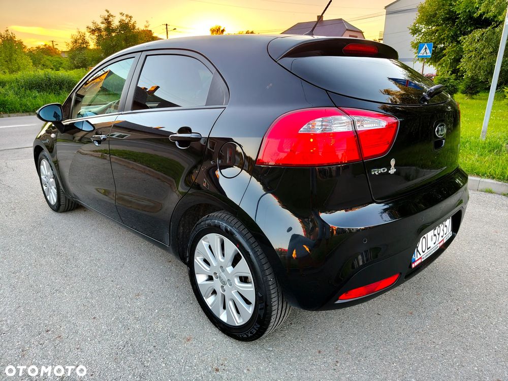 Kia Rio 1.4 Fifa World Cup Edition - 16