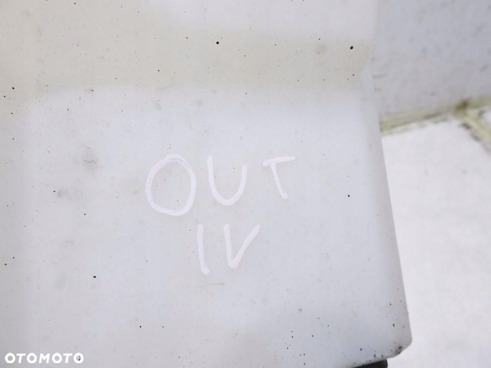 ZBIORNICZEK SPRYSKIWACZY SUBARU OUTBACK IV 2.0 D 100-20953 100-20954 - 2