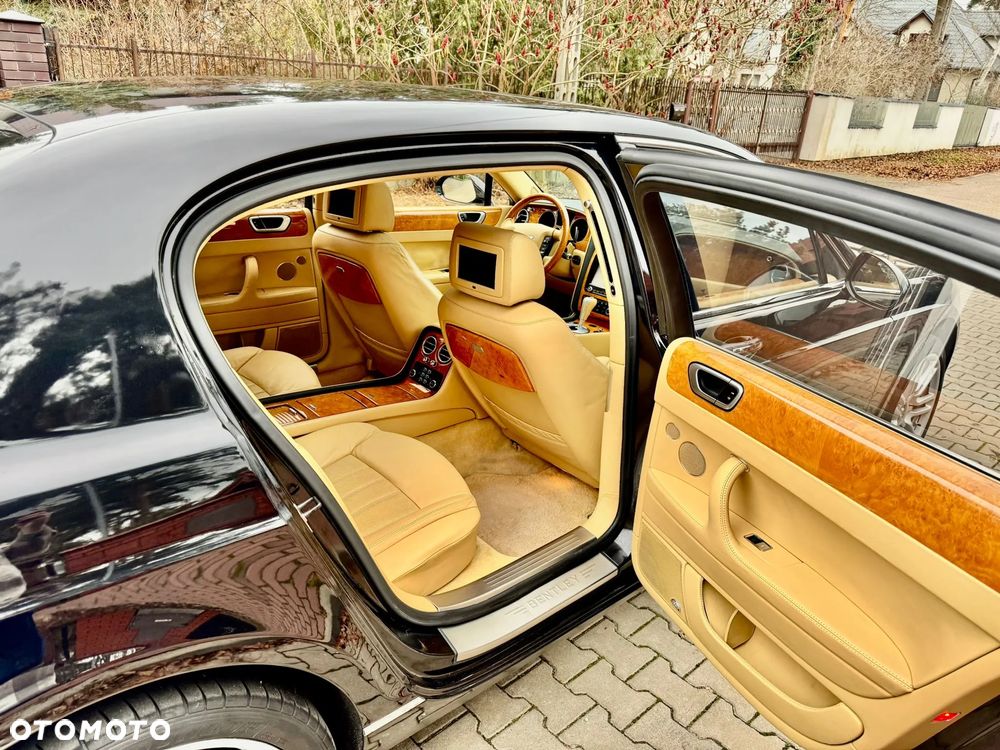 Bentley Flying Spur - 12