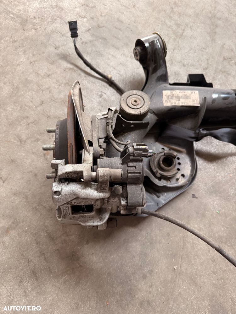Punte spate originala stare perfecta FORD FOCUS 4  an 2018-2024 cu discuri - 5
