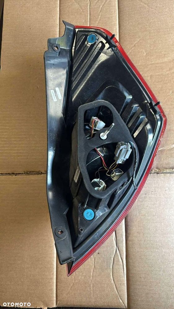 prawa tylna lampa ford fiesta mk7 lift - 3